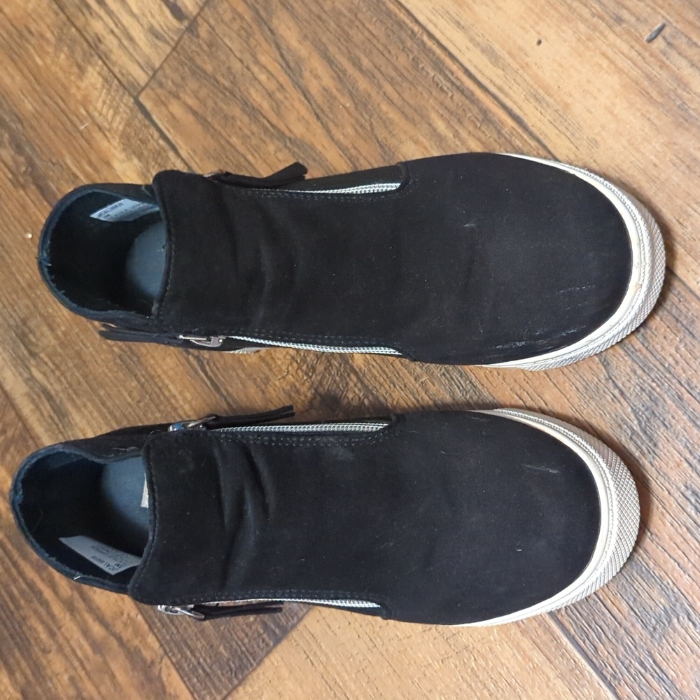 Girls Steve Madden High Top size 3 half boots
